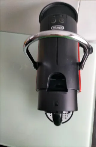 Cafetera Nespresso Pixie Roja