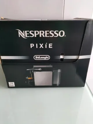 Cafetera Nespresso Pixie Roja