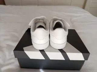 Zapatillas Adidas niño blancas 27