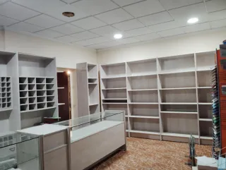 Muebles de madera beige