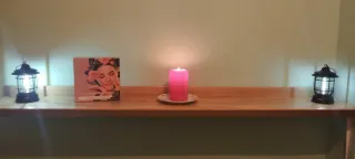 Alquilo hermosa cabina para estetica o similar.