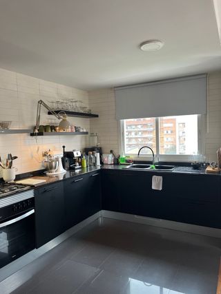Muebles Cocina Negro y Plata + electrodomesticos