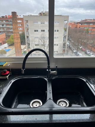 Muebles Cocina Negro y Plata + electrodomesticos