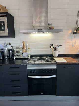 Muebles Cocina Negro y Plata + electrodomesticos