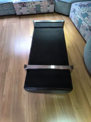 Banco bajo piel sintética negro