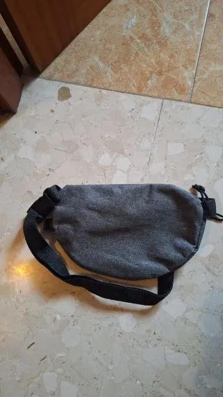 Riñonera Brooks gris