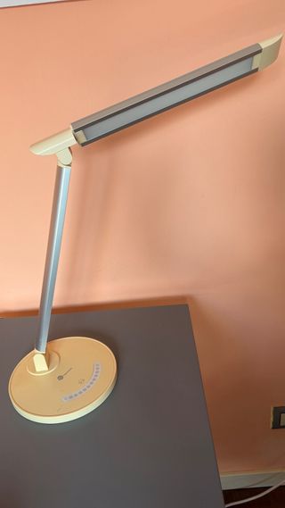 Lámpara de escritorio LED Beige/Plata