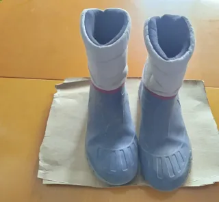 Botas de montaña calientes por dentro