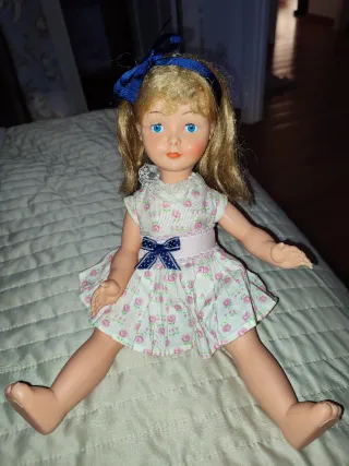 Muñeca bonita antigua años 60 plástico vinilo 34cm