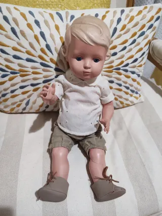 Muñeca bonita antigua años 60 plástico vinilo 34cm