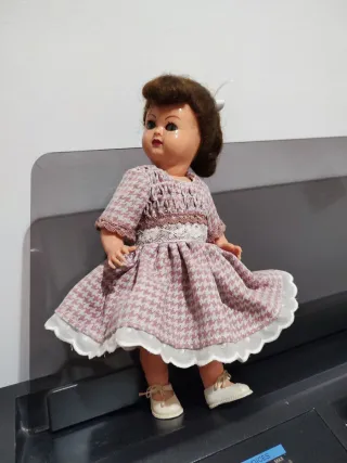 Muñeca bonita antigua años 60 plástico vinilo 34cm