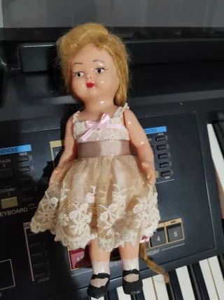 Muñeca bonita antigua años 60 plástico vinilo 34cm