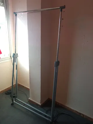 Perchero de aluminio