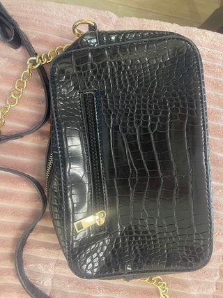 Bolso negro efecto piel cocodrilo