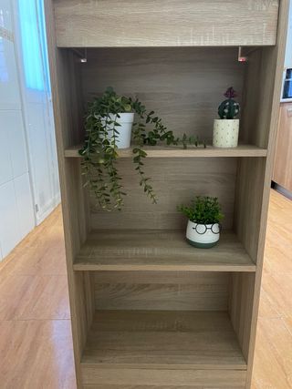 Mesa alta y 2 taburetes madera.