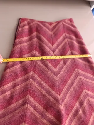 Falda midi rayas rosas y rojas