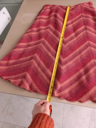 Falda midi rayas rosas y rojas