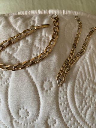 Pulsera de oro  chapado con eslabones y detalles