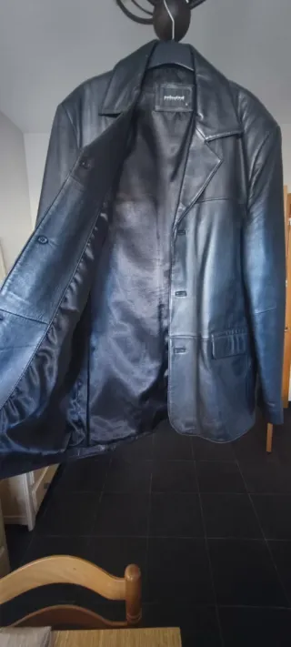 Chaqueta de piel hombre negra