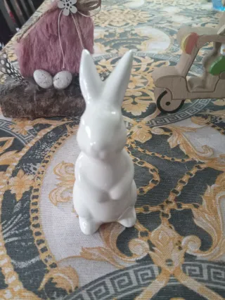 Set di figure decorative coniglietti in legno e ceramica per Pasqua