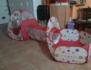 Parque de bolas, túnel y tienda campaña