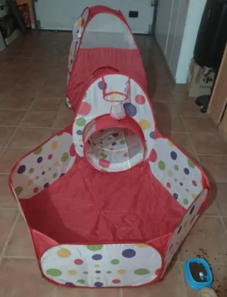 Parque de bolas, túnel y tienda campaña