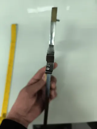 Cruz Brutalista Vintage - Metal Macizo