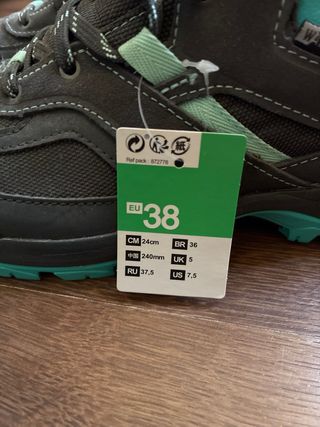 Botas de senderismo Quechua Talla 38  Con etiqueta