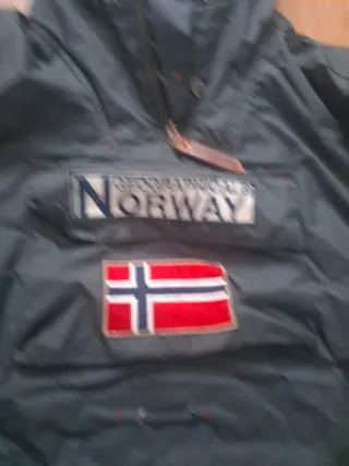 Cazadora Geographical Norway con capucha