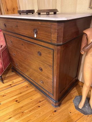 Cómoda Isabelina Madera y Mármol