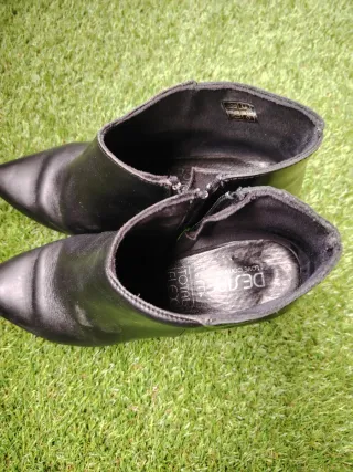 Botines de piel negros con tacón