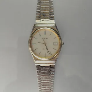 Orologio Bulova color oro al quarzo