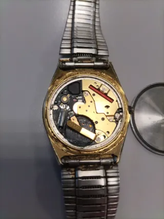 Orologio Bulova color oro al quarzo