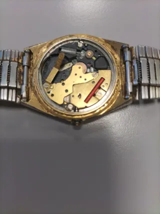 Orologio Bulova color oro al quarzo