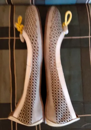 Manoletinas Pikolinos Beige y Blancas