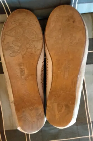 Manoletinas Pikolinos Beige y Blancas