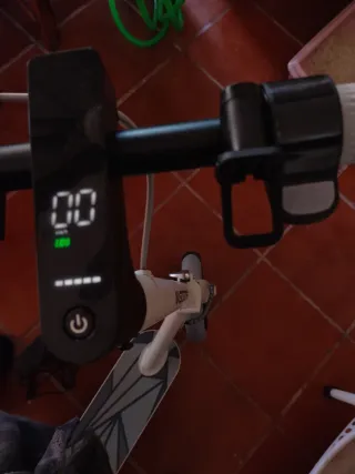 Monopatín Eléctrico Blanco