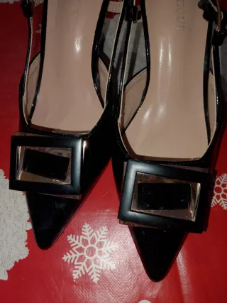 Scarpe aperte nere con fibbia