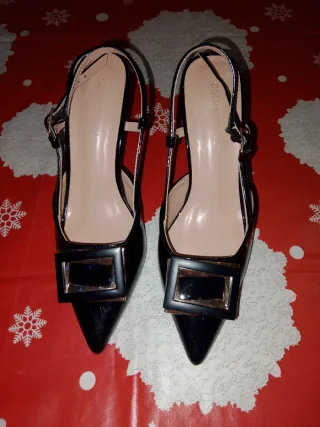 Scarpe aperte nere con fibbia