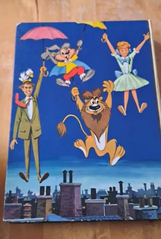 Libro antiguo Walt Disney 1968