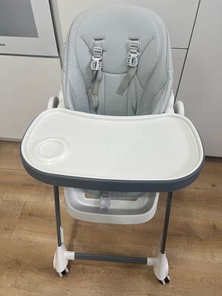 Silla de comer para bebé como nueva
