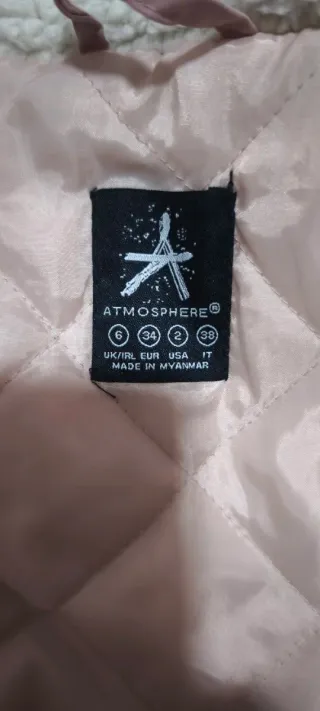 Abrigo rosa niña con capucha y pelo