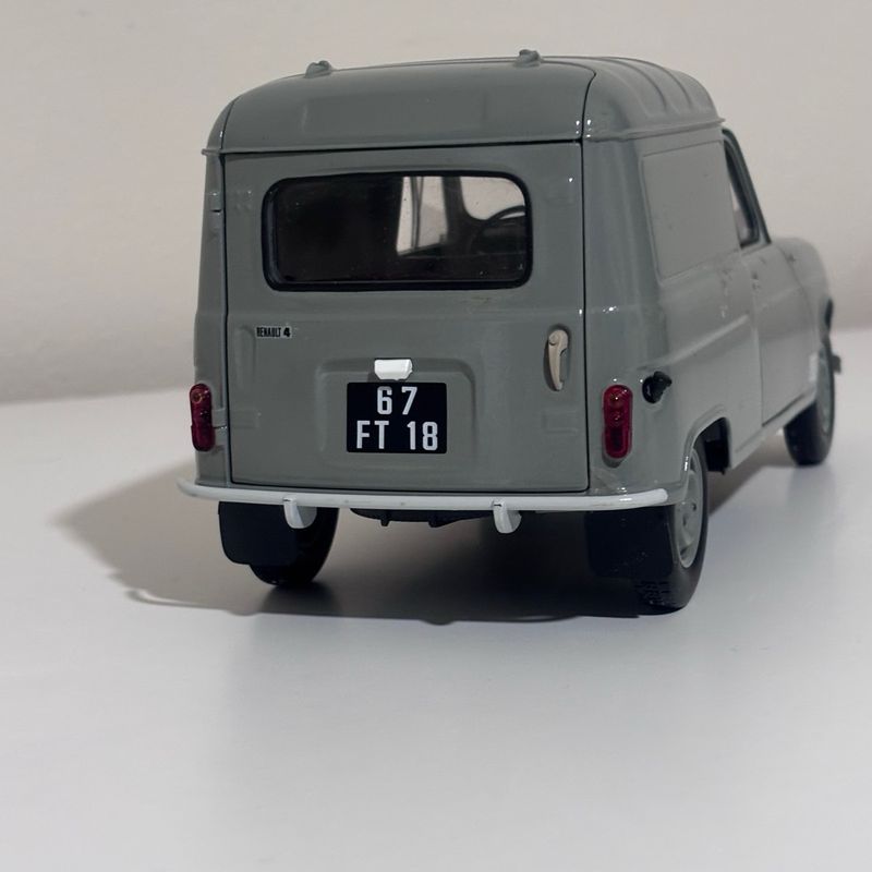 RENAULT 4 4L f4 fourgonnette 1/18 norev EUR 60,00 - FR