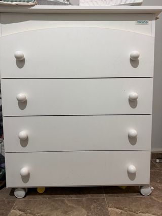 Cómoda Micuna 4 cajones