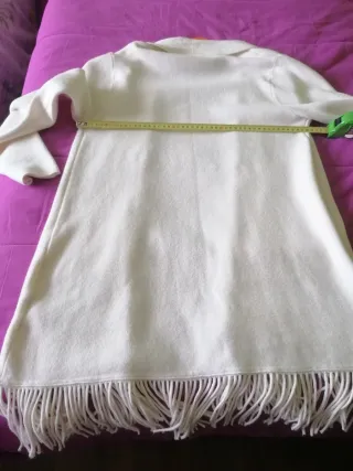 Chaqueta blanca con flecos