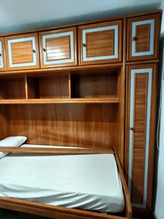 Dormitorio juvenil madera con cama
