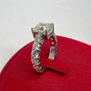 Anillo Oro 4.08 ct Diamante Cuadrado GIA