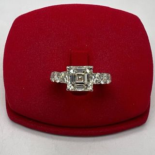 Anillo Oro 4.08 ct Diamante Cuadrado GIA