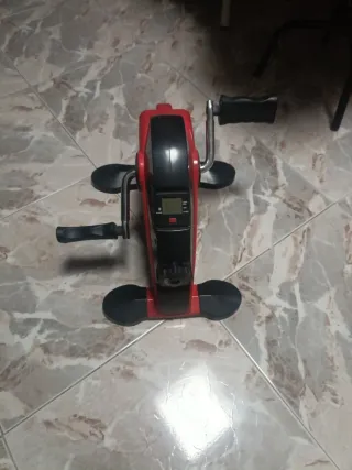 Pedaleador estático rojo y negro