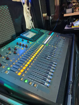 Mesa digital Behringer X32, con tarjeta usb